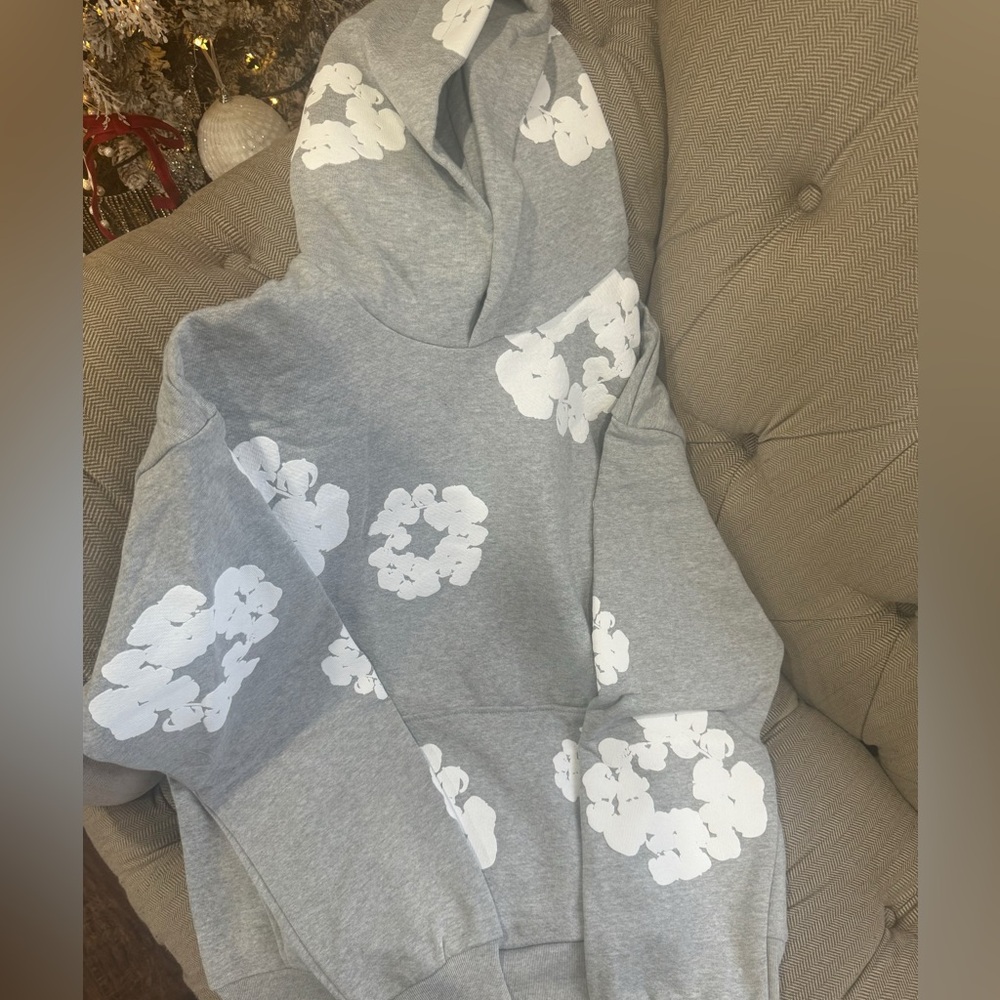 Grey Denim Tears Hoodie

#denimtears #hoodie